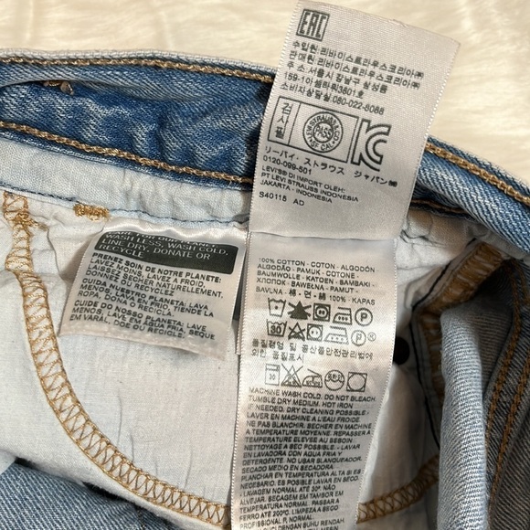 LEVI’S Blue Jean Shorts - Picture 15 of 16